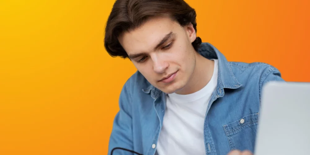 Az első diákmunkáját dolgozó Quantumos diák